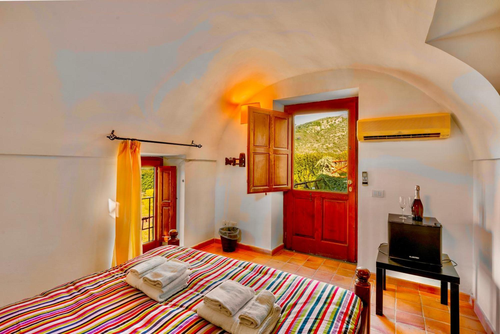 B&B Villa Della Porta, Amalfi Coast - Historical Heritage ヴィーコ・エクエンセ エクステリア 写真