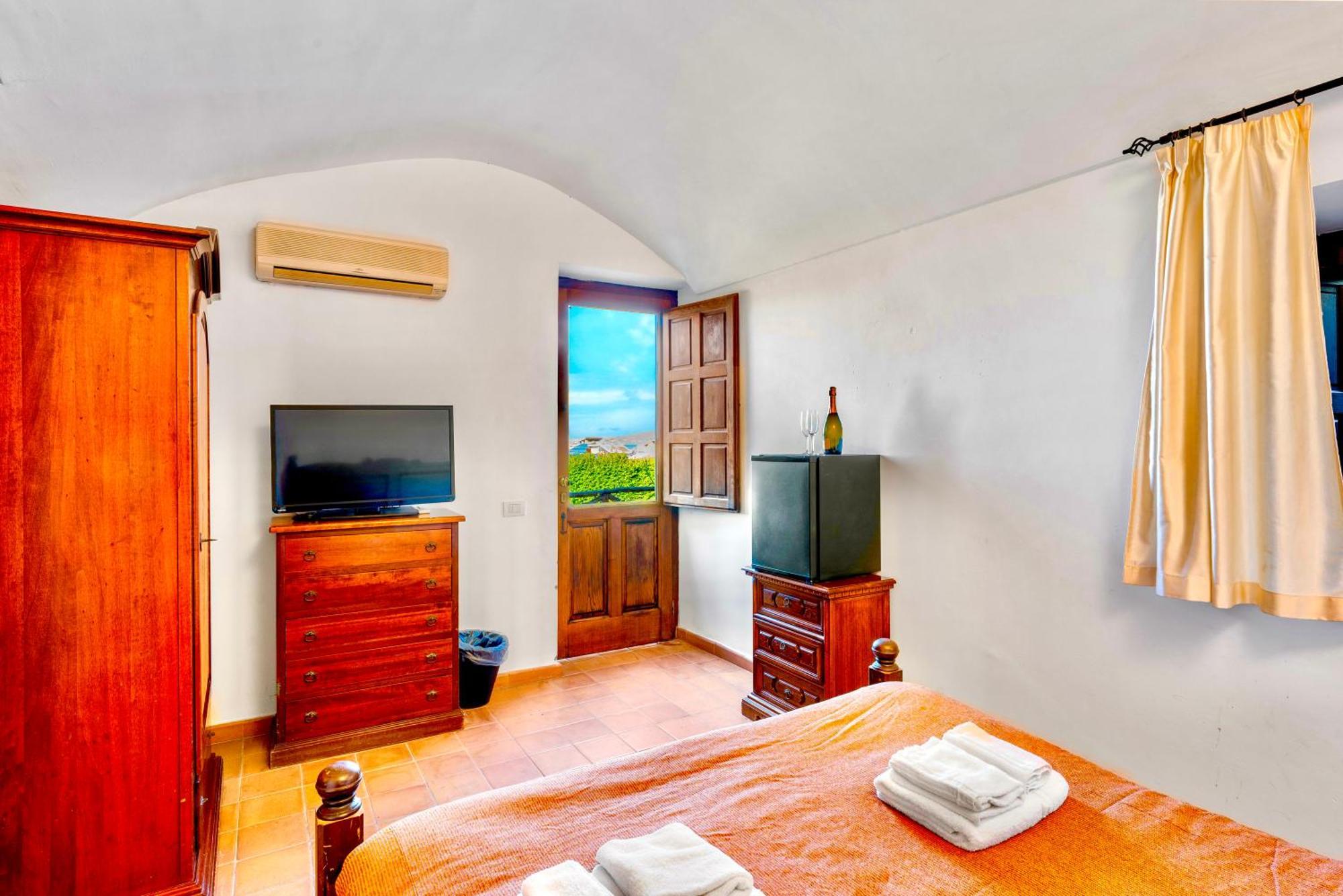 B&B Villa Della Porta, Amalfi Coast - Historical Heritage ヴィーコ・エクエンセ エクステリア 写真