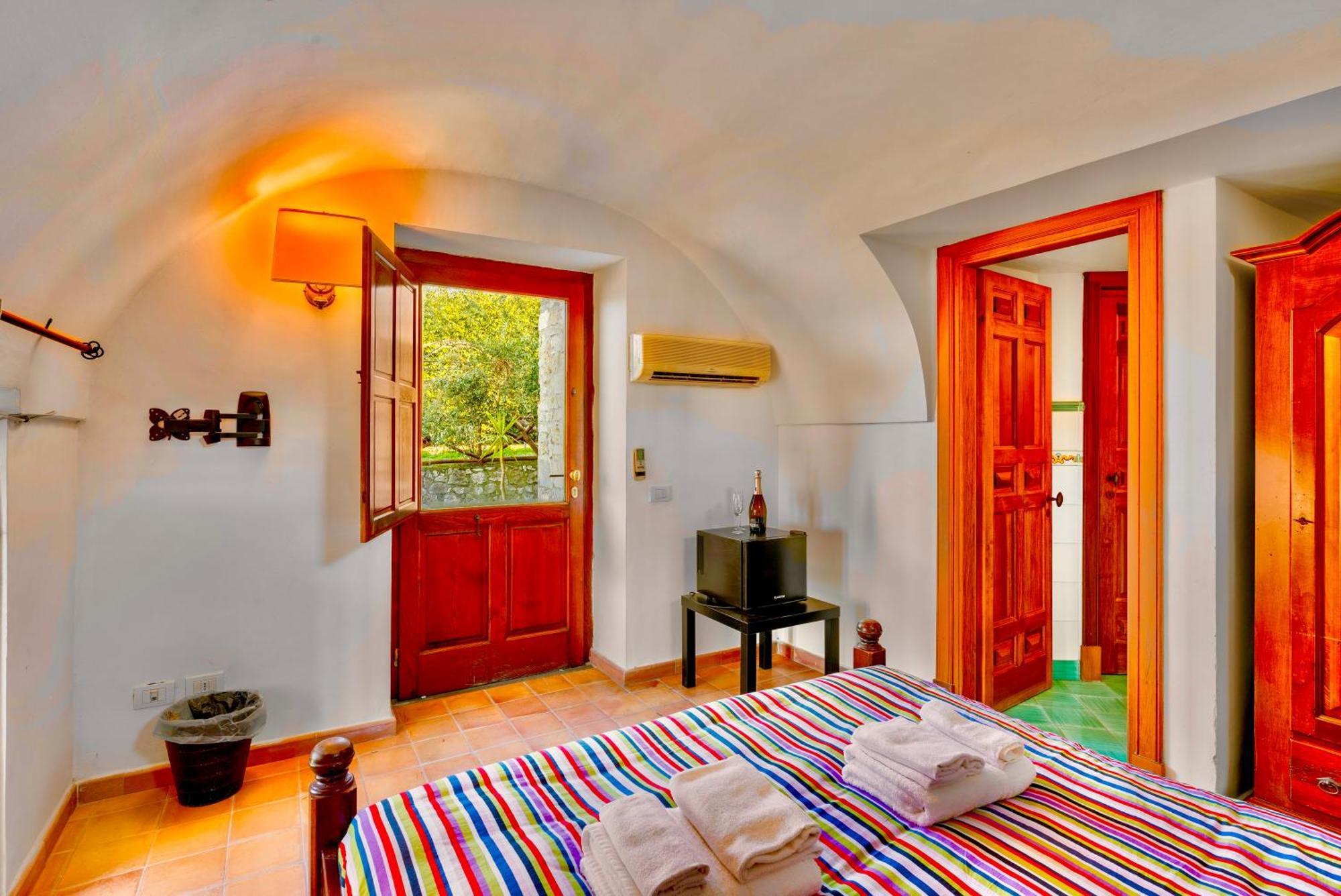 B&B Villa Della Porta, Amalfi Coast - Historical Heritage ヴィーコ・エクエンセ エクステリア 写真